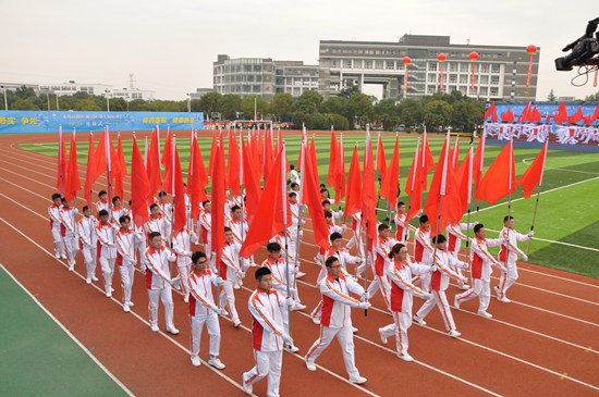 1572423432827050.jpg 3红旗方阵.jpg