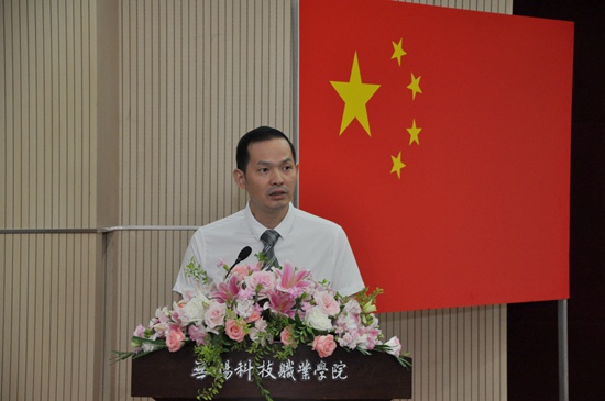 1567671566558384.jpg 教师代表杨从亚发言_副本.jpg